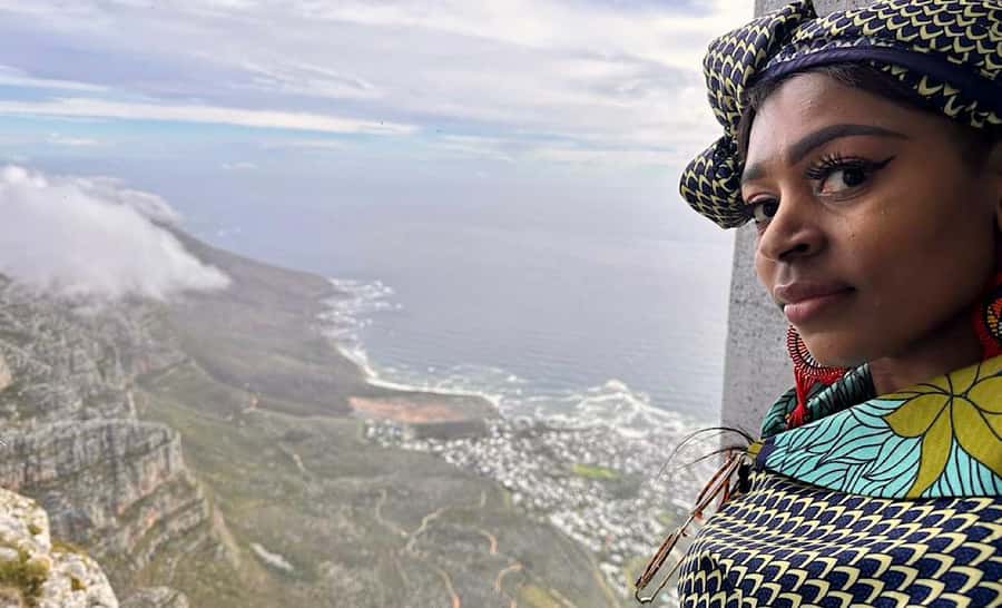 Table Mountain, Boulder's Penguins & Cape Point Private Tour - Simon’s Town and lunch: a break that also signals you’re heading for the Cape