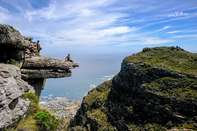 Table Mountain Summit Hike via Kasteelspoort - The Diving Board stop: where the route turns memorable