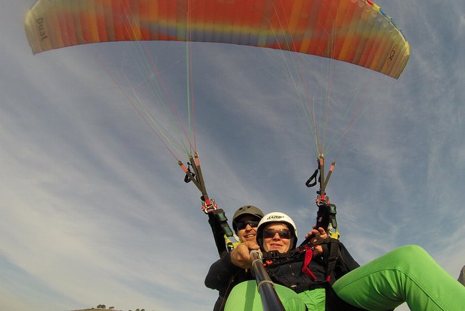 Tandem Paragliding Cape Town Experience TABLE MOUNTAIN PARAGLIDE - Safety and Training You Can Actually Feel in Your Hands