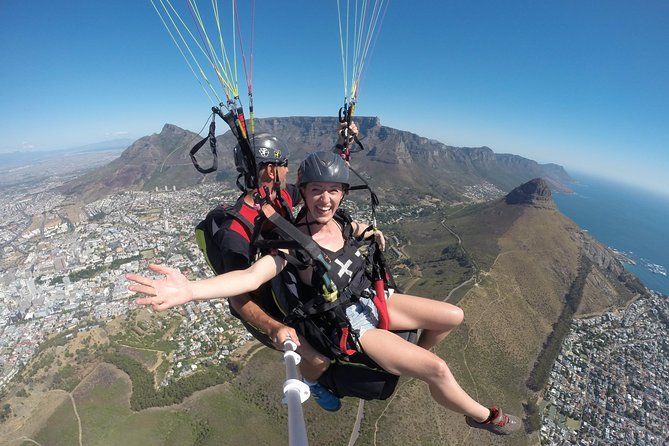 Tandem Paragliding in Cape Town - The sights from above: Table Mountain, Lion’s Head, and the Atlantic