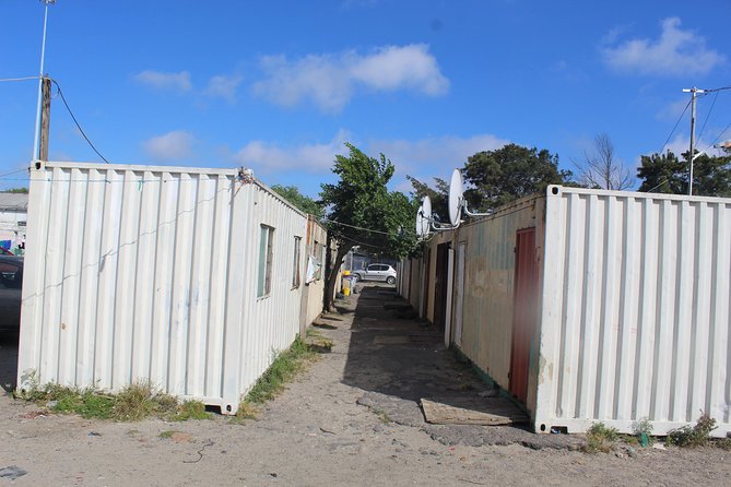 Township - Langa - Apartheid Museum Plus Arts and Culture Tour - Art and Craft Market: browsing with purpose, not just souvenirs