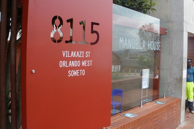 Ultimate Johannesburg Soweto Experience with Apartheid Museum - Morning setup in Johannesburg: Constitution Hill and Mandela Bridge