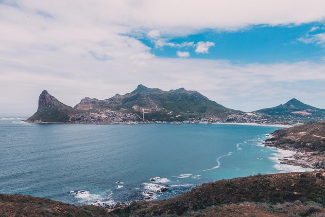Urban Safari in Cape Town - Noordhoek wine tasting with mountain and sea views